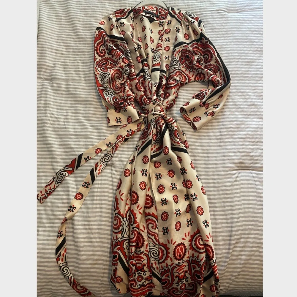 ZARA PRINTED WRAP DRESS - Picture 6 of 6